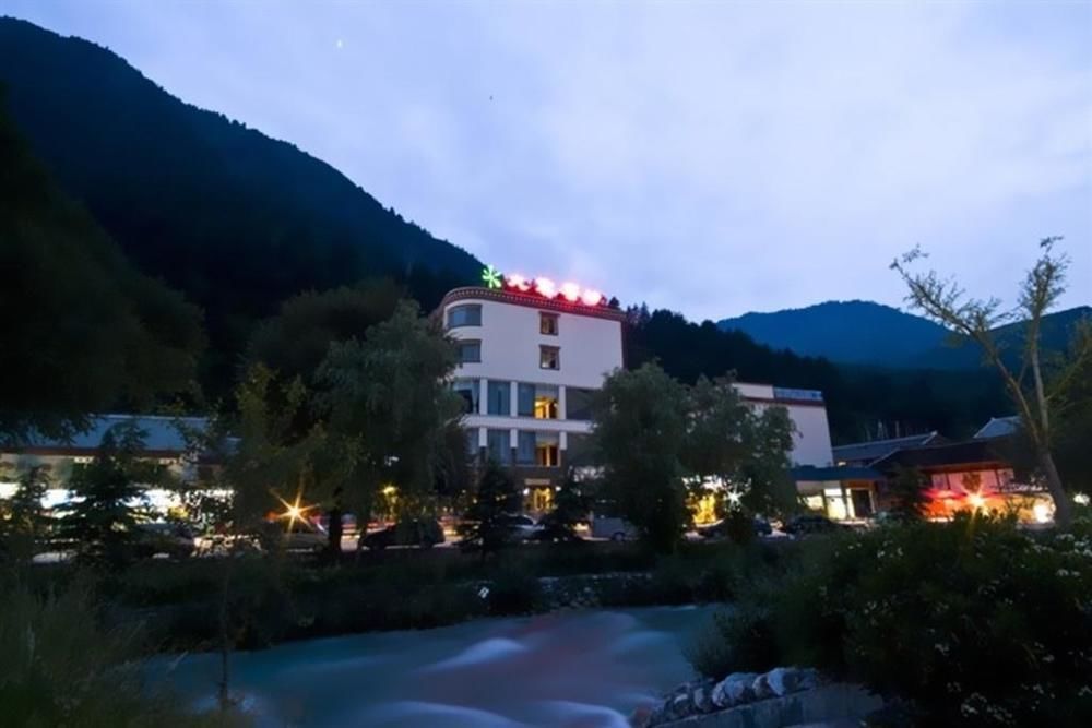 An E Courtyard Hotel Jiu Zhai Gou Branch Jiuzhaigou Exterior photo
